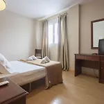 Trafalgar Hotel 3*